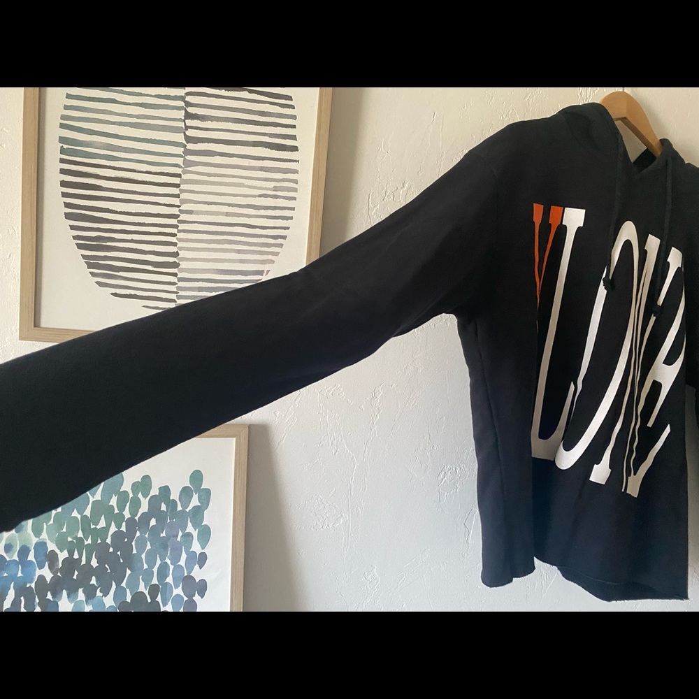 Authentic VLONE cropped black hoodie - Picture 3 of 6